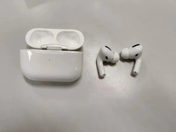 airpods只有一只耳机有声音