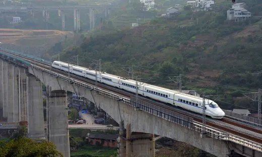 渝贵铁路开通运营有何深远意义？