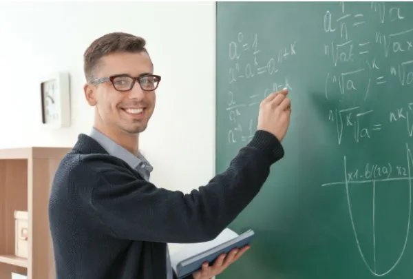 你怎么看待体育老师当班主任被投诉的现象呢？