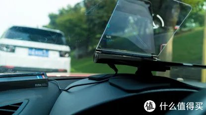 车载后装HUD 篇一:像开战斗机一样去开车—百路达HUD开箱及简评