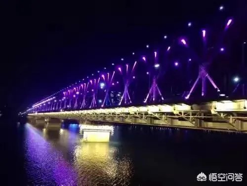 湖北襄阳一男子因过年长胖,戒指变紧箍咒求助消防员,你怎么看?