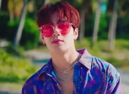 王嘉尔正式加入世界顶级舞团Kinjaz!你如何评价他的舞蹈功底?