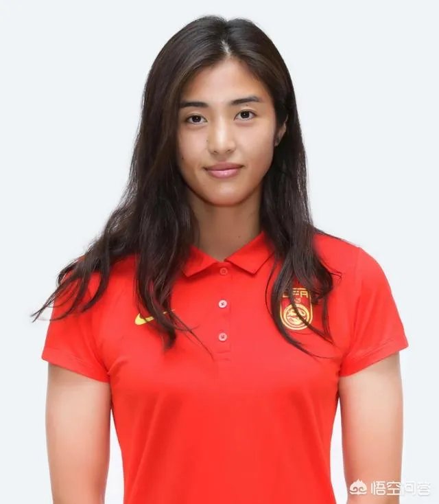 中国女足4:1俄罗斯女足，最美门将赵丽娜为何落选？她还有机会参加女足世界杯吗？