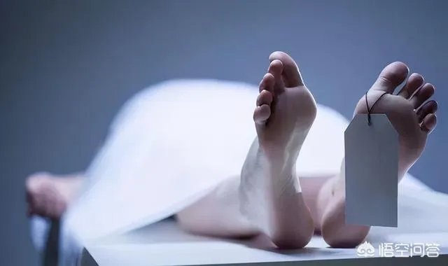 为什么有些溺水死亡的人被人拉上来胳膊和腿都是卷曲着的？