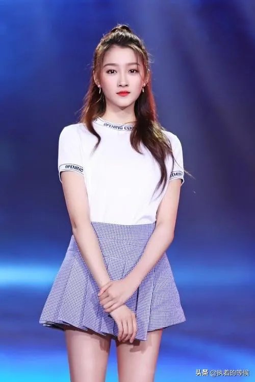 关晓彤穿旗袍好看吗？