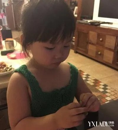 王宝强女儿照片曝光揭秘王宝强与妻子马蓉的恋爱史