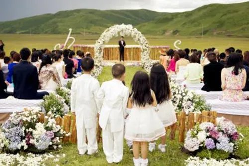 草原婚礼策划方案 独具特色的6大草原婚礼流程