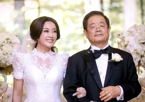 王晓玉是刘晓庆的第几任丈夫？