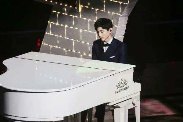 白敬亭称我觉得我不是帅哥，你赞同他的说法吗？