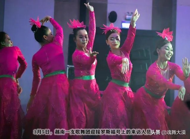 美国海军航母上的新冠病毒到底从哪来的?请高人分析一下?