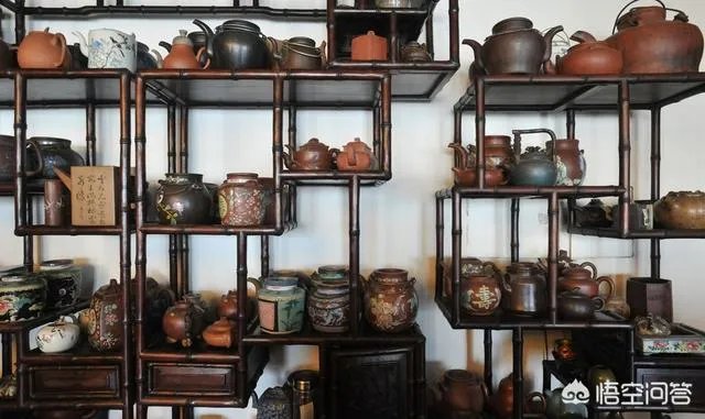 为什么有些人收藏了很多假的藏品，还很自信的朋友们欣赏？