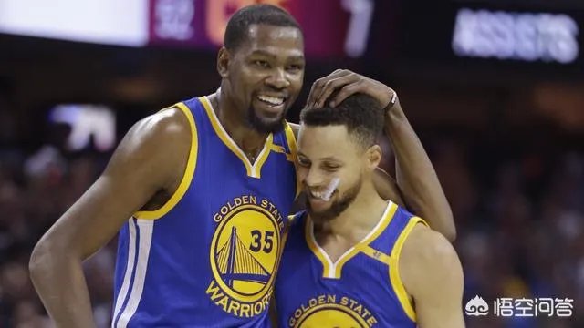 2047-2018赛季库里的出勤率创下新低,你认为库里值得4000万年薪吗?