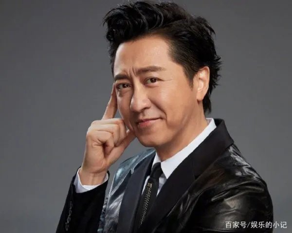 他是毁掉庾澄庆家庭的真凶，殴打伊能静，如今还是一个人生活，他是谁？