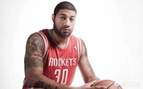 那位连飞机都不敢坐的火箭队旧将罗伊斯-怀特近况如何？是否还在打球？