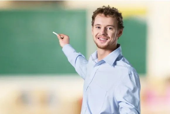 你怎么看待体育老师当班主任被投诉的现象呢？