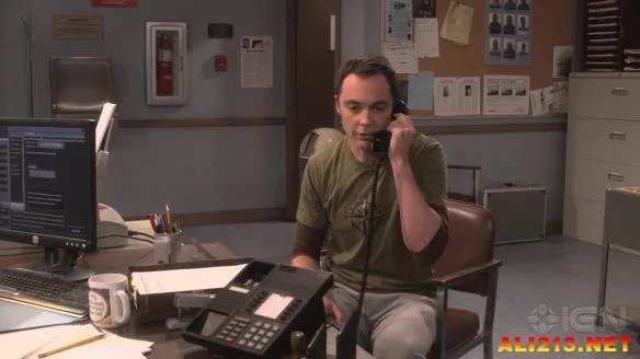 谢耳朵内裤登场 《生活大爆炸》第八季爆笑花絮