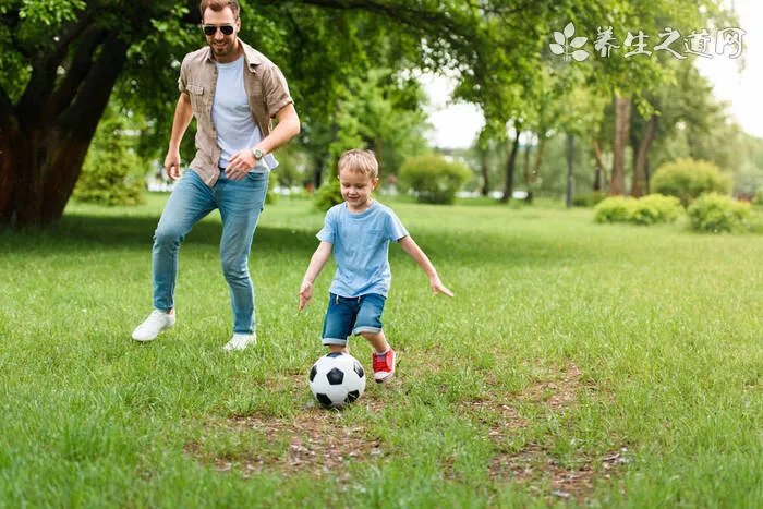 汽车排气管滴水是怎么回事正常吗？