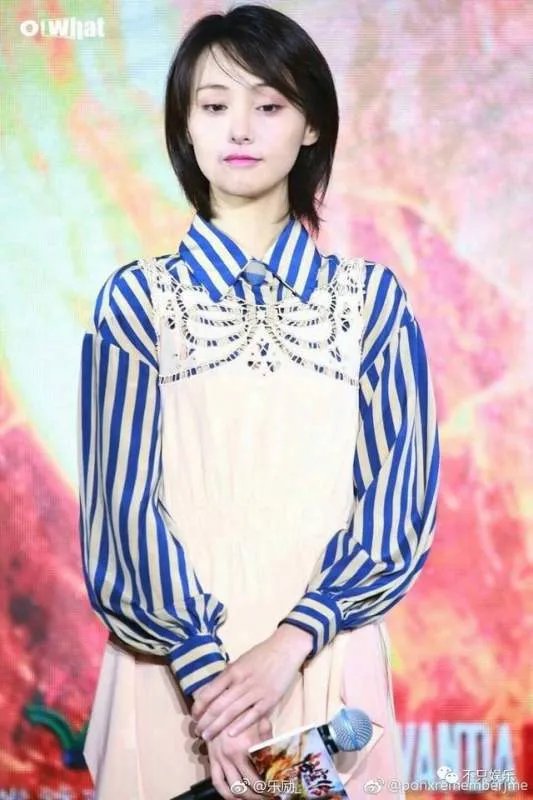 郑爽的嘴巴怎么了？郑爽嘴角边为什么有非常明显的伤疤