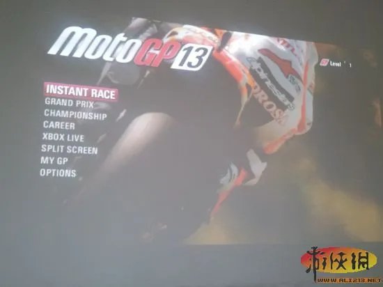 《MotoGP 13》上手评测：真是还原的摩托驾驶