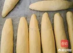 外面有一层薄皮、里面有夹心，然后两边还有肉松的一种面包，是什么面包呢？怎么做比较好吃，特别想吃？