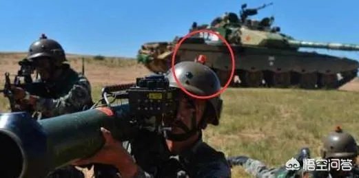 演习时用的空包弹，中弹后为什么会冒烟？