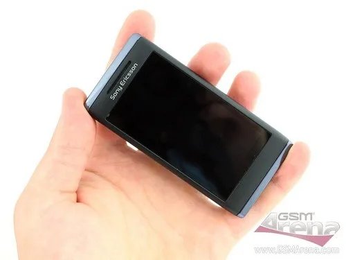 非智能触屏带键盘 索尼爱立信Aino图赏