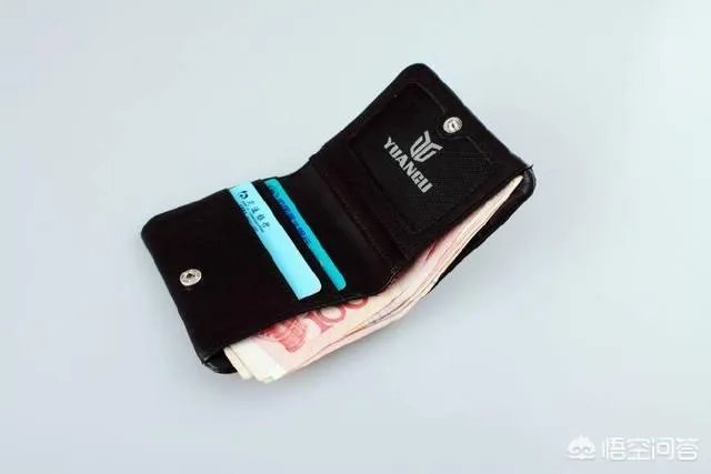 的哥捡到3万包归还时要求打表，结果遭到失主投诉，你会站谁一边？