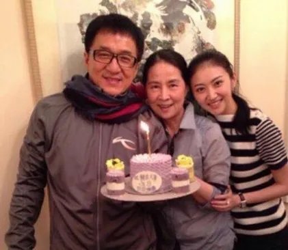 成龙现任老婆照片