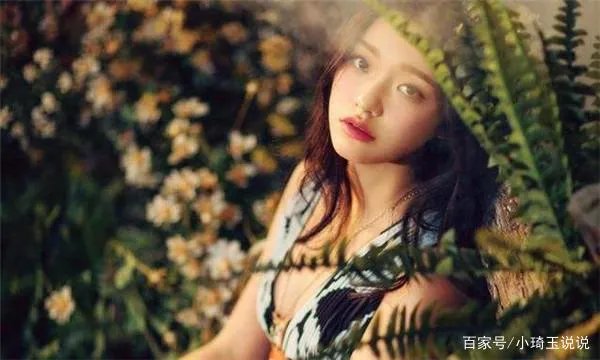 林允的麒麟臂不见了，晒出小蛮腰，你们羡慕吗？