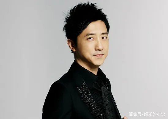 他是毁掉庾澄庆家庭的真凶，殴打伊能静，如今还是一个人生活，他是谁？