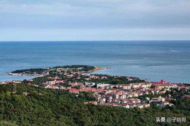 我有个疑问，买了滇池别墅，被拆后原来付的款能不能退回？