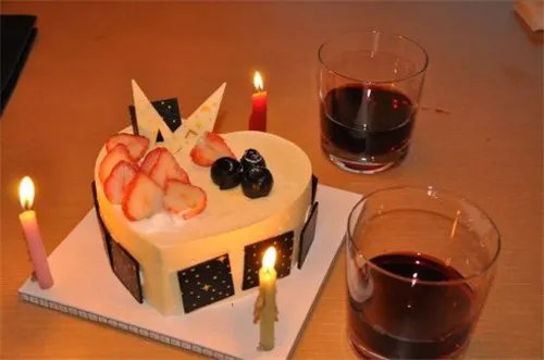 结婚三周年送什么礼物比较好 结婚三周年是什么婚呢