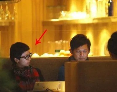 何炅的老婆王菁孩子图片流出    何老师地下恋情终曝光