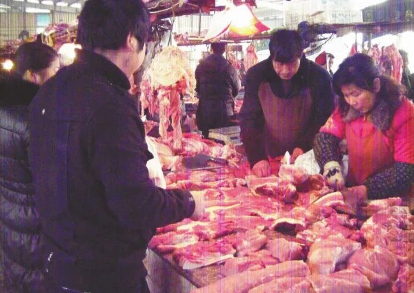 云南瑞丽肉价飞涨至100元,导致肉价飞涨的原因是什么?