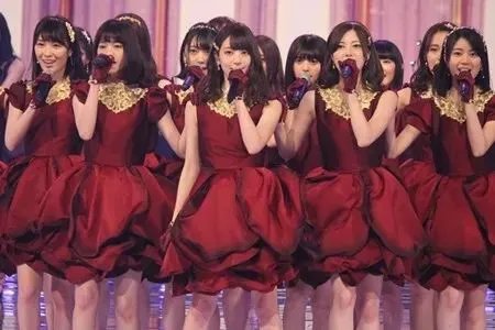 日本女团新人空降C位被爆大量黑历史 私生活没眼看！