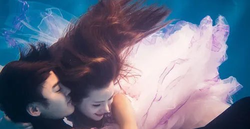 三亚水下婚纱照，三亚水下婚纱摄影