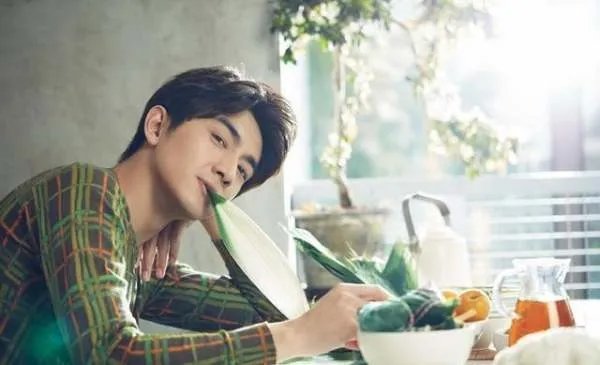 都说“北电出美女，中戏出戏骨，上戏出校草”，上戏够得上明星“校草”的都有谁？