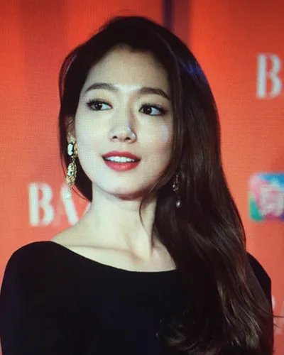 李弘基女友是朴信惠吗   二人真实关系大揭秘