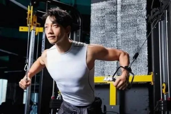 亚洲天王Rain暴瘦20斤，他经历了什么？