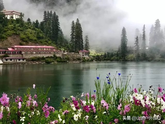 国庆快到了，国内有哪些地方适合假期度假的？不要人山人海的那种，求推荐？