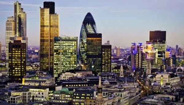 上海进入全球金融中心三强，那么前两名是哪个城市？