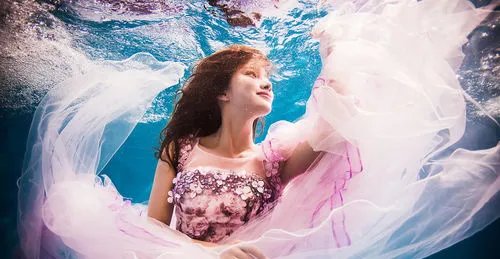 三亚水下婚纱照，三亚水下婚纱摄影