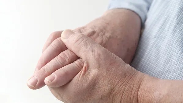 老年人手发麻是怎么回事