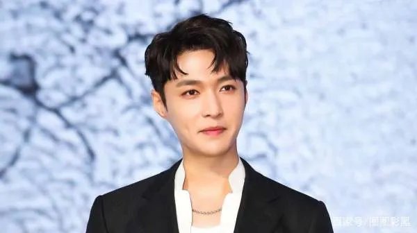 张艺兴没钓到鱼委屈说鱼食被吃了，李雪琴喊他为“铁子”，你知道为啥吗？