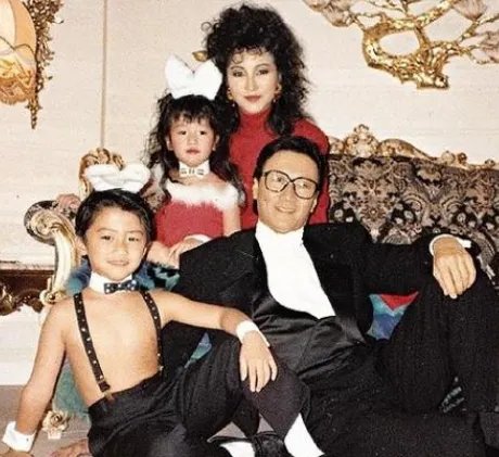 谢贤与前妻狄波拉生了一对优秀的儿女，为什么最后还是以离婚收场？