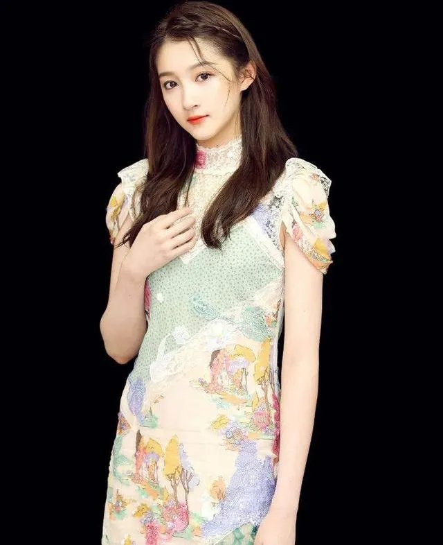 关晓彤穿旗袍好看吗？