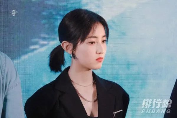 2021年女明星人气排行榜_2021最红女明星前十名