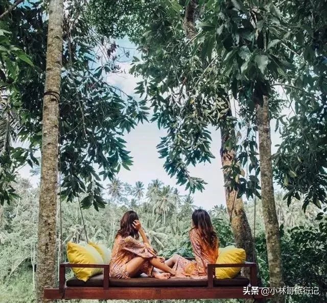 问巴厘岛当地有哪些好的酒店和度假村？