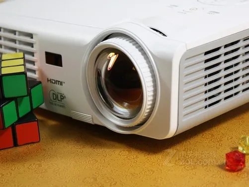 纯国产3D电影上映 立体显示投影推荐