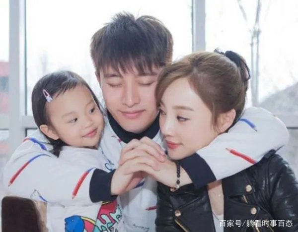 贾乃亮晒合照祝甜馨生日快乐,李小璐对此有何回应?